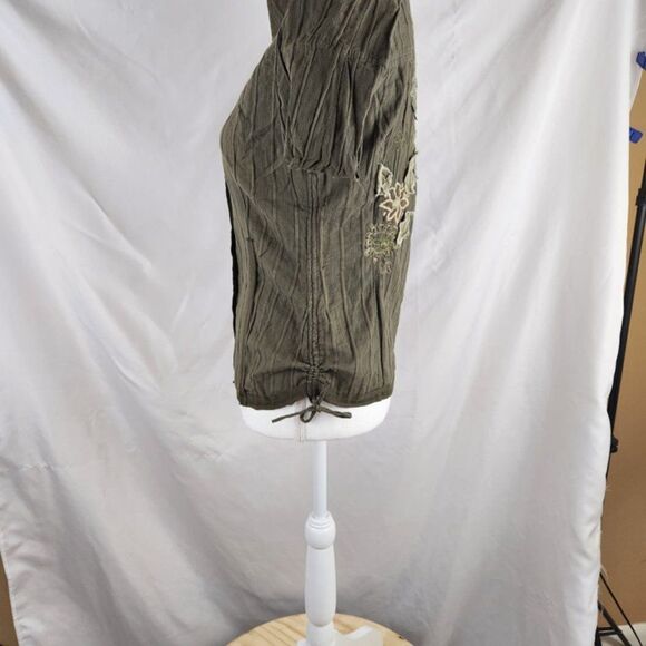 army green embroidered button-down blouse / floral appliqué detail top – women’s - Picture 8 of 11